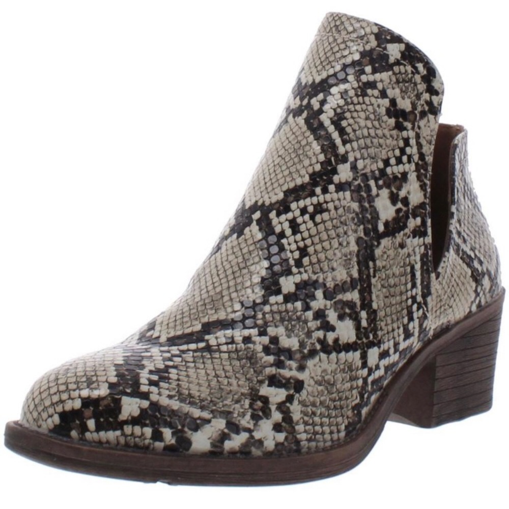 ⭐️ Volatile Boots
